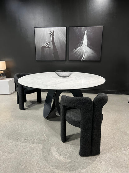 Optic dining table in white