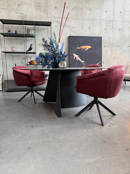 Orca Dining Table Round Black 63”